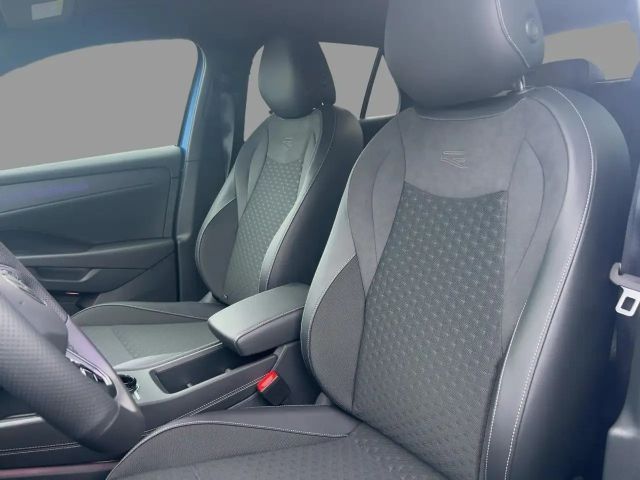 Volkswagen T-Roc 1.5 eTSI DSG R-Line