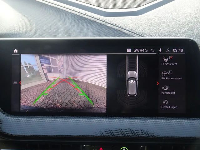 BMW 118 118i Sedan Sport Line