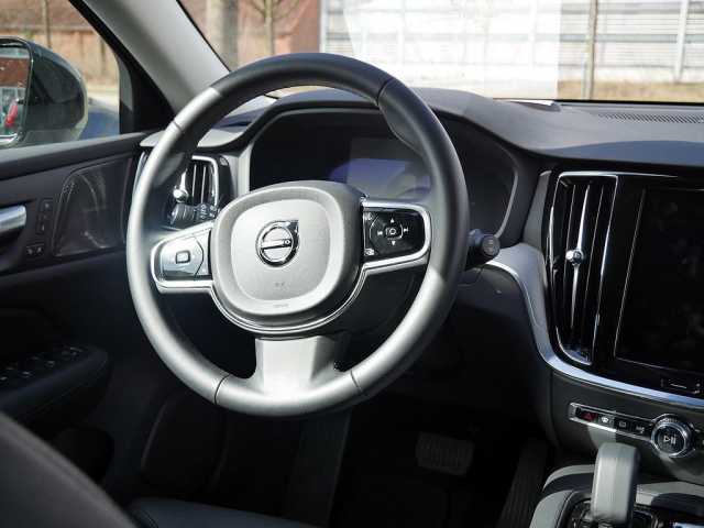 Volvo V60 AWD Plus T6