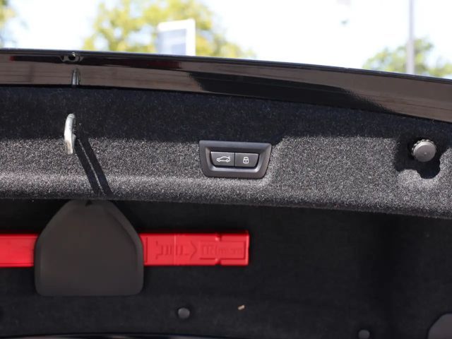 BMW 320 320d M-Sport Sedan xDrive