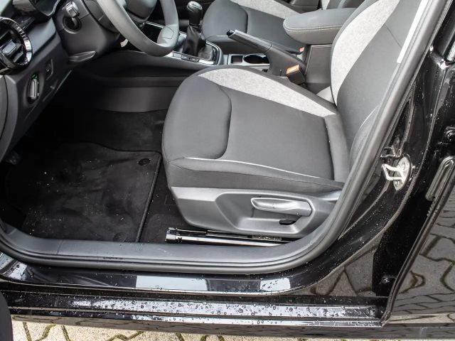 Skoda Fabia 1.0 MPI Essence LED PDC SHZ SOUNDSYS SPURH