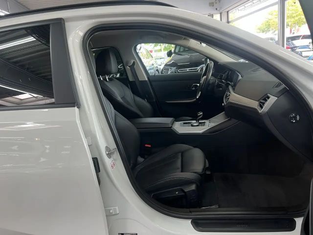 BMW 330 330e Advantage pakket Touring