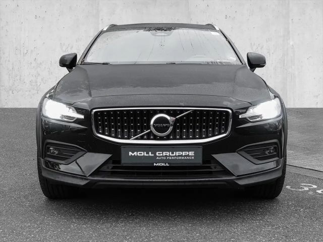 Volvo V60 Cross Country AWD Plus