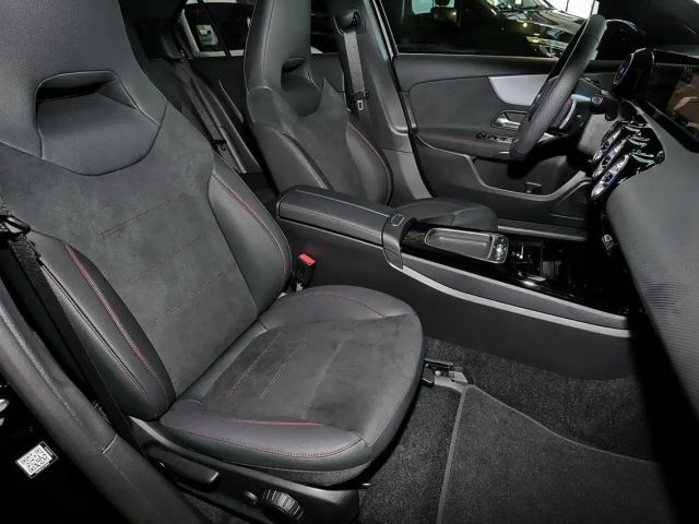 Mercedes-Benz A 200 AMG Line