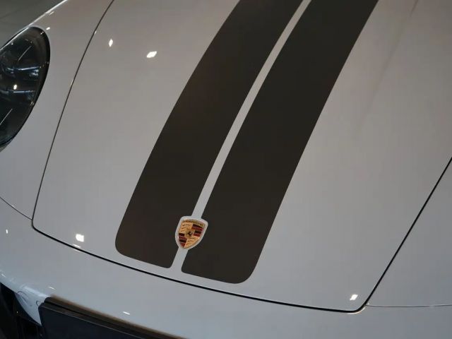 Porsche 992 Cabrio Carrera GTS