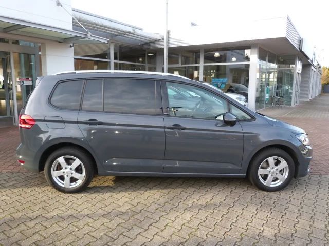 Volkswagen Touran 1.5 TSI DSG
