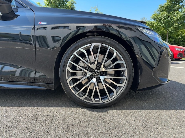 Audi A6 Avant Quattro S-Tronic