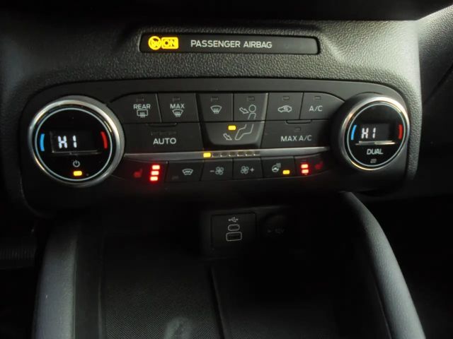 Ford Kuga Hybrid Titanium