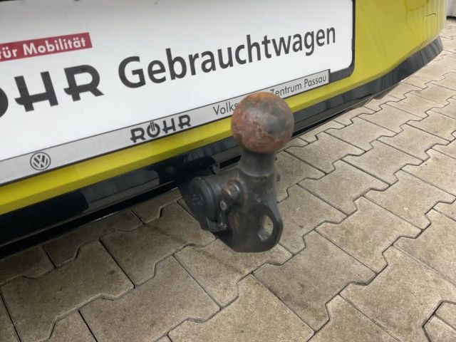 Volkswagen Golf 1.5 eTSI Golf VIII R-Line