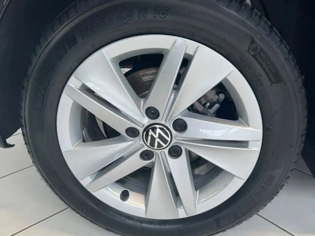 Volkswagen Golf 1.5 eTSI Golf VIII Life