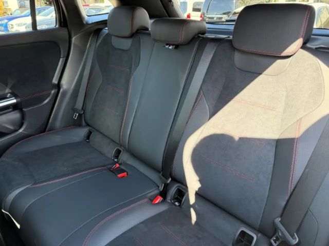 Mercedes-Benz GLA 180 AMG Line