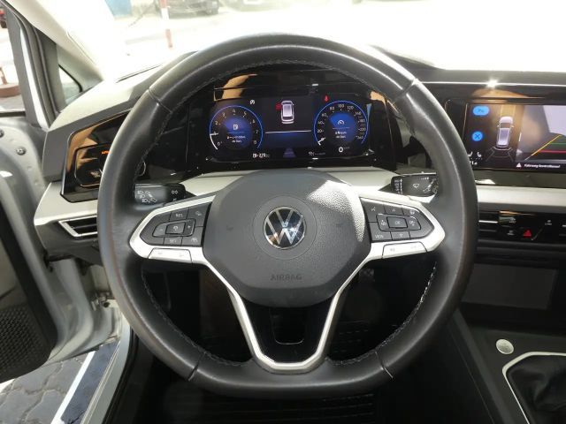 Volkswagen Golf Life Variant