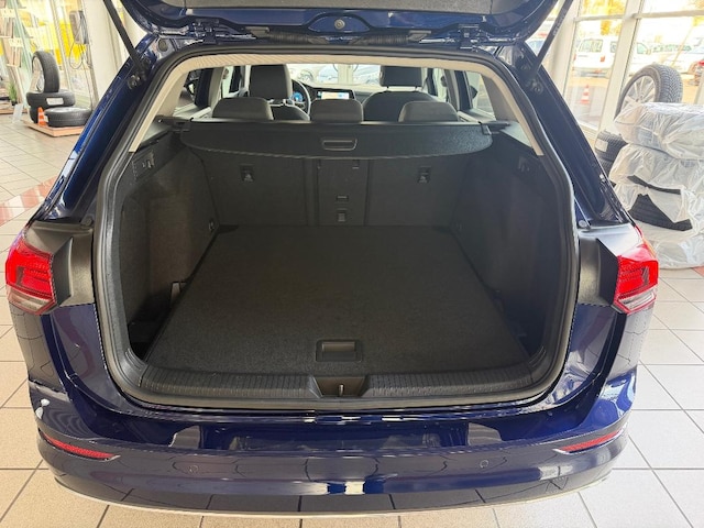 Volkswagen Golf Life Variant