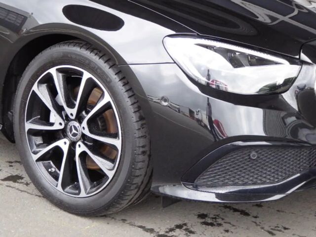 Mercedes-Benz E 220 AVANTGARDE E 220 d Estate