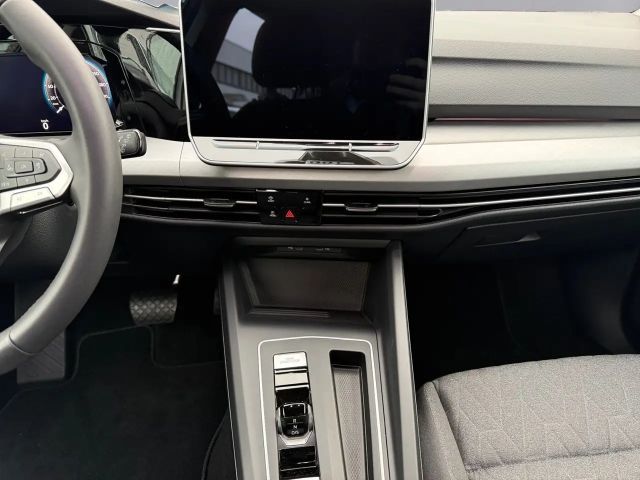 Volkswagen Golf 1.5 eTSI DSG Life Variant
