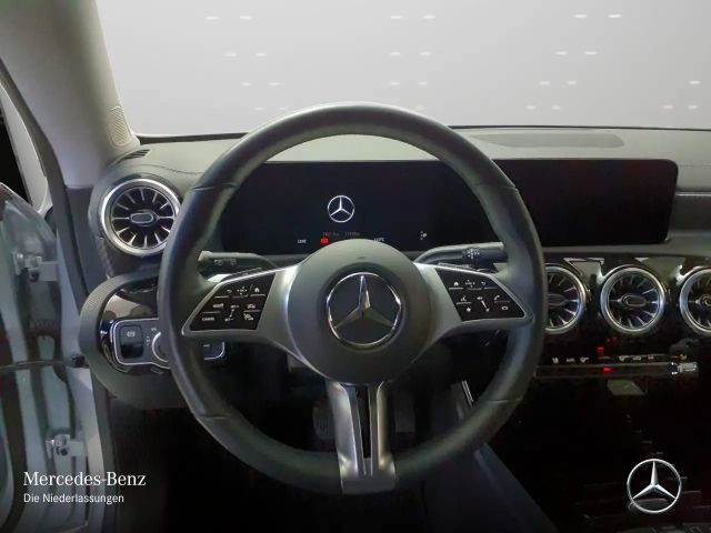 Mercedes-Benz CLA 180 Progressive