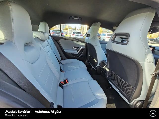 Mercedes-Benz A 220 A 220 d AMG Line