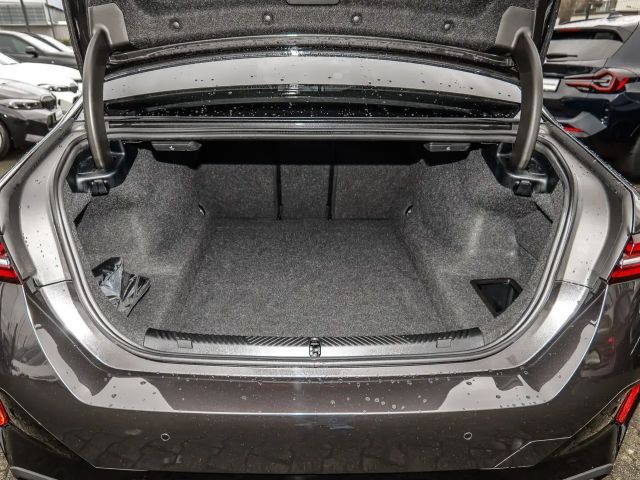 BMW 520 520d M-Sport Sedan