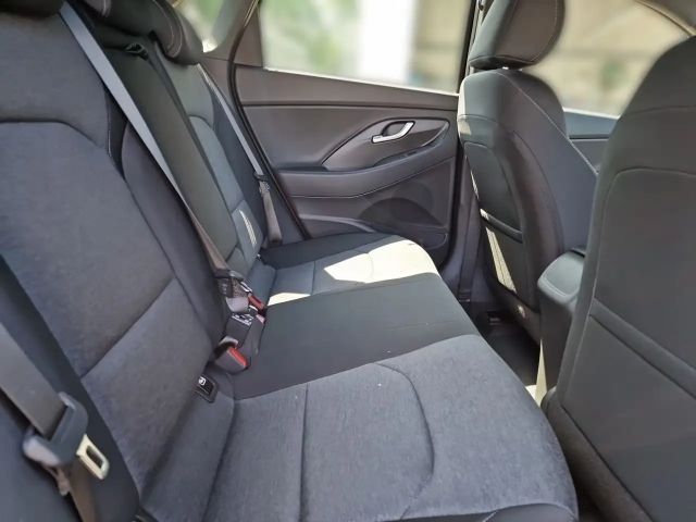 Hyundai i30 Advantage Hybrid T-GDi