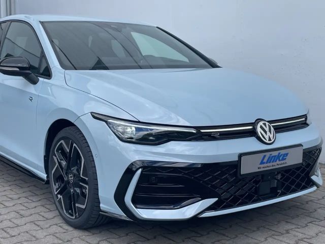 Volkswagen Golf 1.5 eTSI DSG Golf VIII R-Line