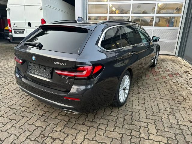 BMW 520 520d Luxury Line xDrive
