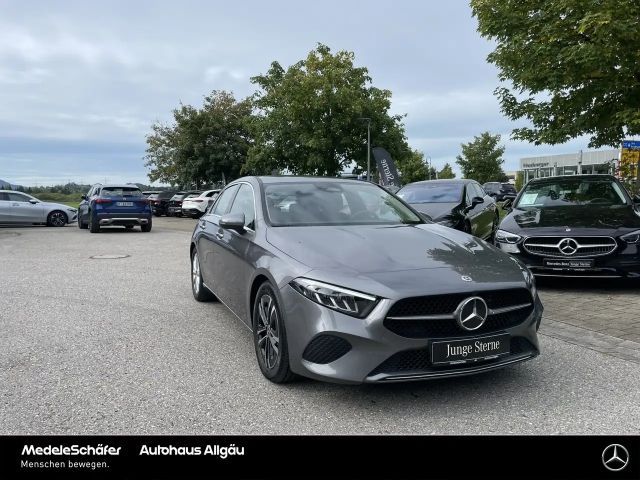 Mercedes-Benz A 180 A 180 d Progressive