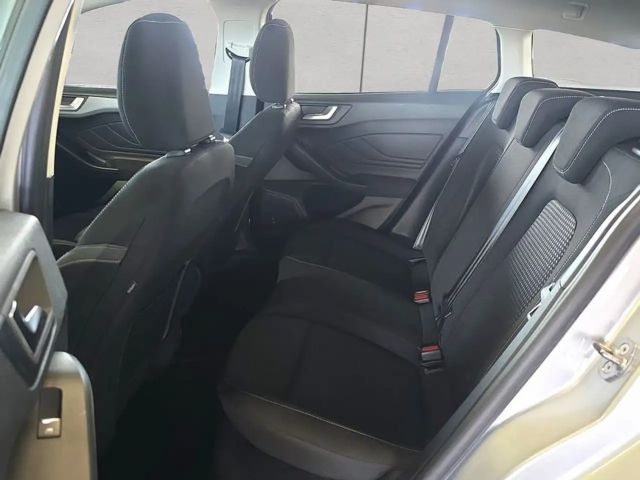 Ford Focus Cool & Connect EcoBoost Wagon