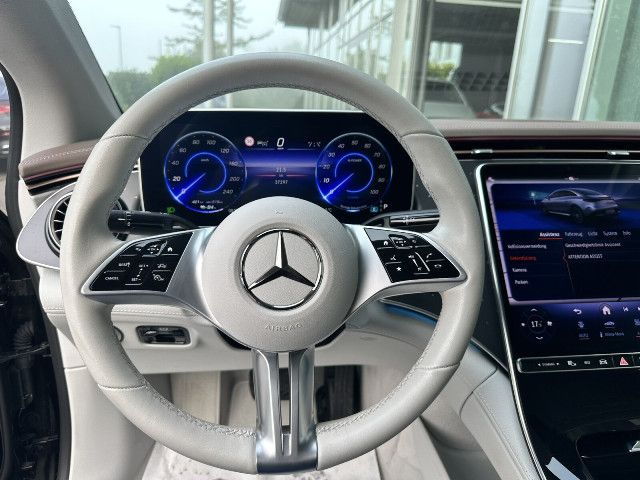 Mercedes-Benz EQE 300 Sedan