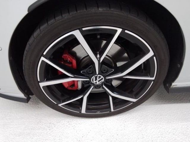 Volkswagen Golf 2.0 TSI IQ.Drive