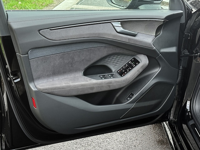 Audi A6 Avant Quattro S-Tronic