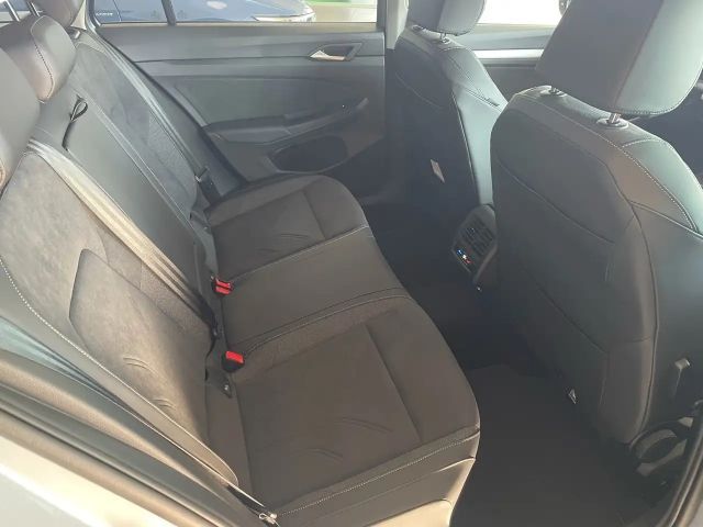 Volkswagen Golf Business DSG Variant