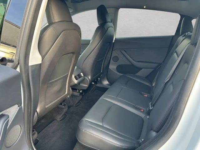 Tesla Model Y AWD Dual Motor Performance