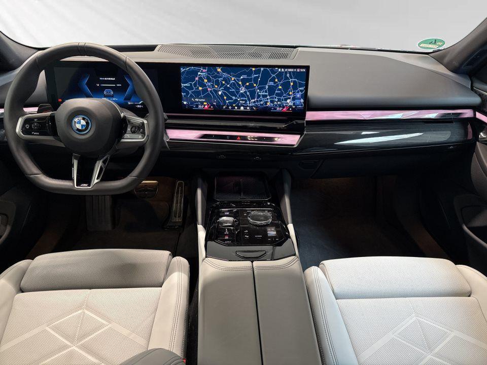 BMW i5 eDrive40