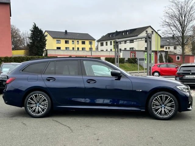 BMW 320 320e M-Sport Touring xDrive