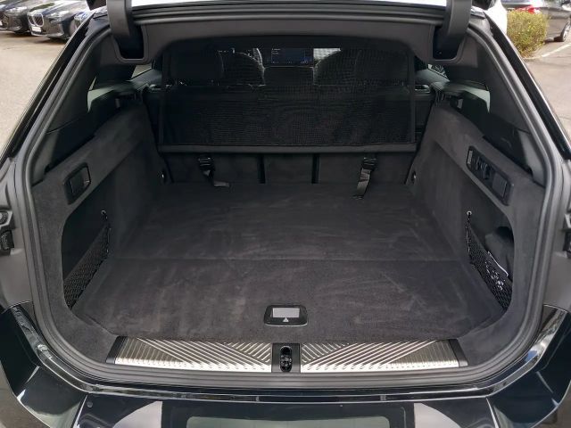 BMW 520 520d M-Sport Touring xDrive