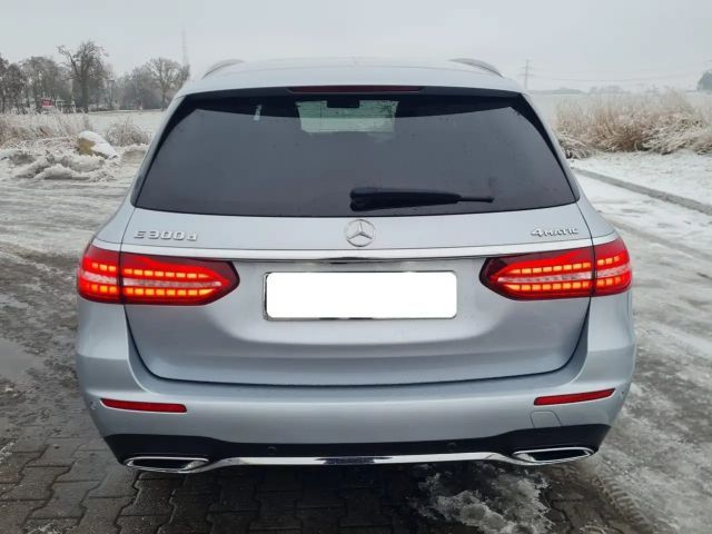 Mercedes-Benz E 300 4MATIC AMG Line E 300 d