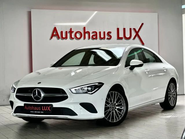 Mercedes-Benz CLA 200 Sedan