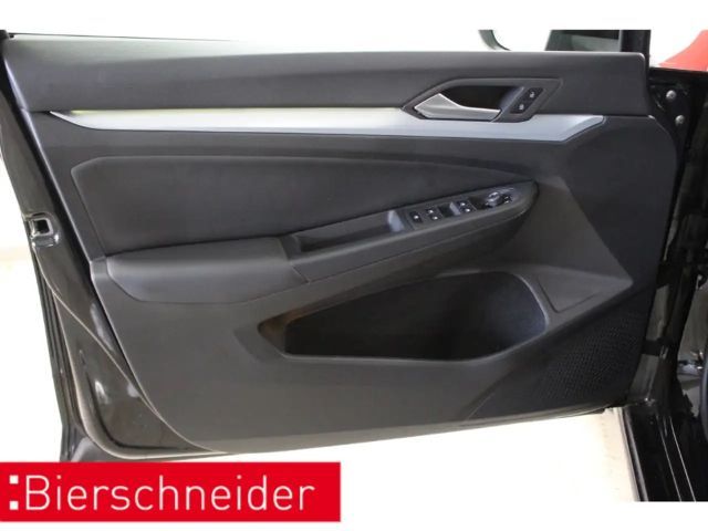 Volkswagen Golf 1.5 eTSI DSG IQ.Drive