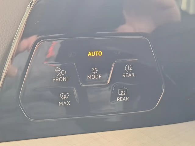 Volkswagen Golf Business DSG Variant