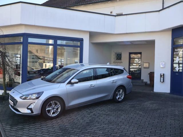 Ford Focus Cool & Connect Wagon