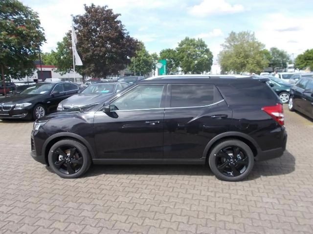 SsangYong Tivoli Grand Blackline 1.5T Navi LED Alu18" Sitzh. Kamera