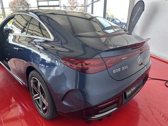 Mercedes-Benz EQE 300 Sedan