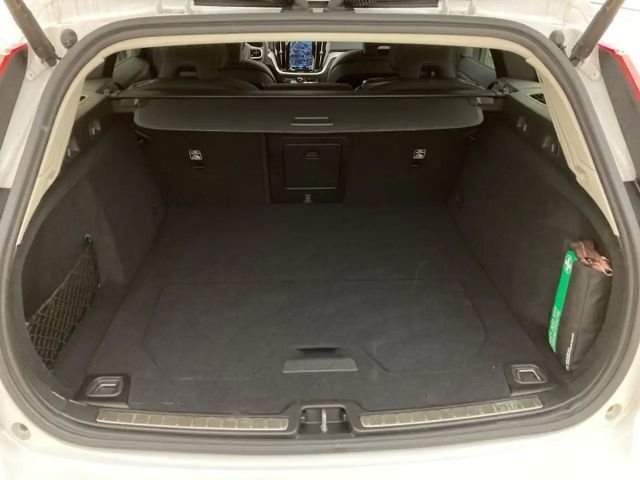 Volvo V60 AWD Dark Hybrid Plus T6