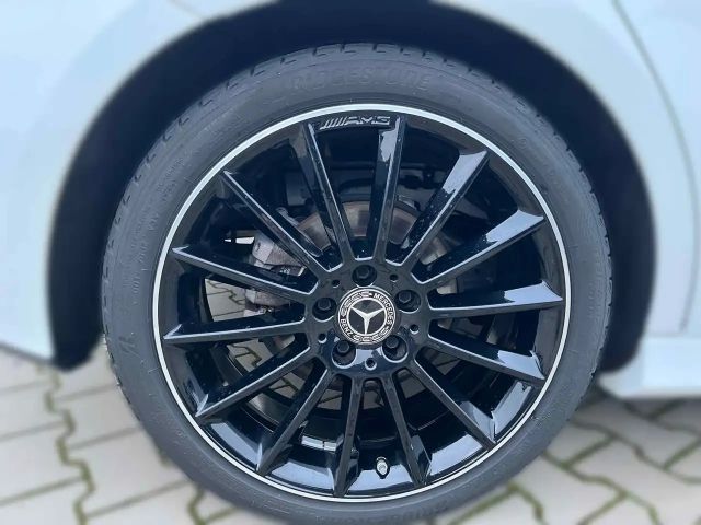 Mercedes-Benz A 220 A 220 d AMG Line