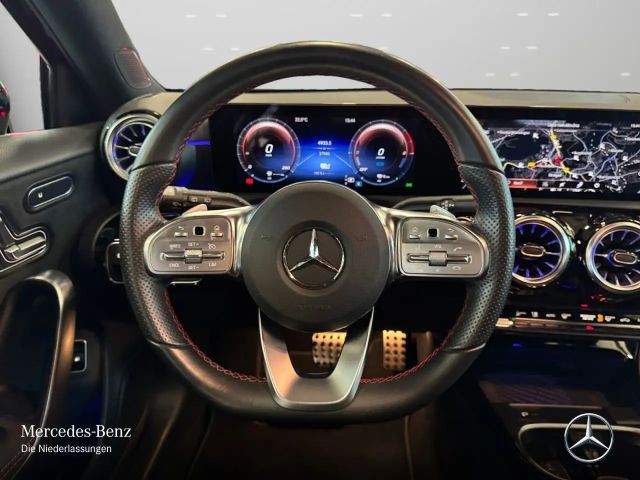 Mercedes-Benz A 250 A 250 e AMG Line