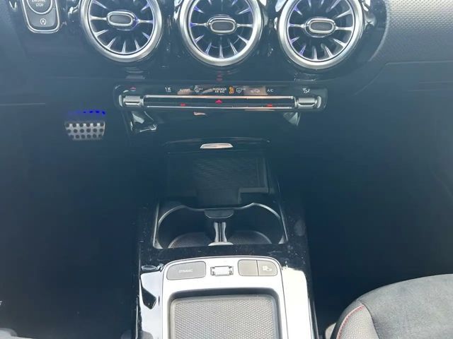 Mercedes-Benz CLA 180 AMG Line Shooting Brake