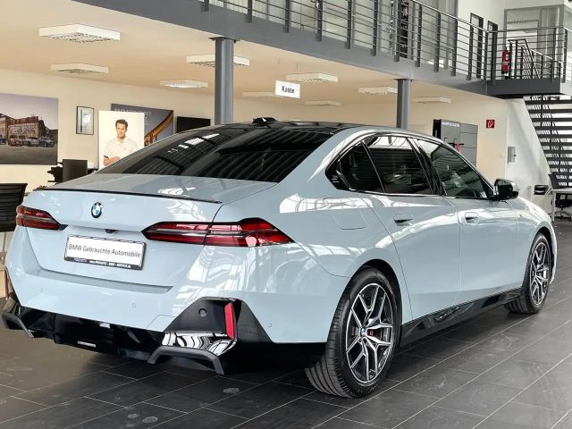 BMW 520 520d M-Sport Sedan