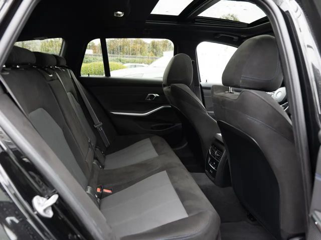 BMW 330 330e M-Sport Touring xDrive