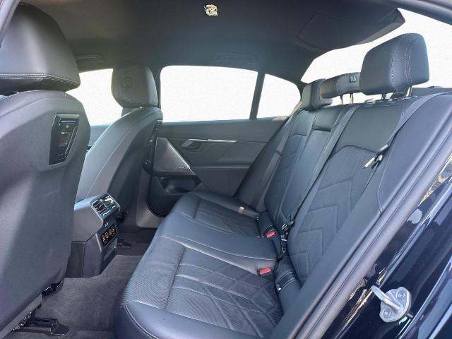 BMW 520 520d M-Sport Sedan