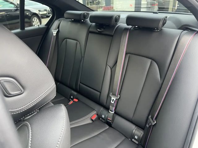 BMW 320 320i M-Sport Sedan